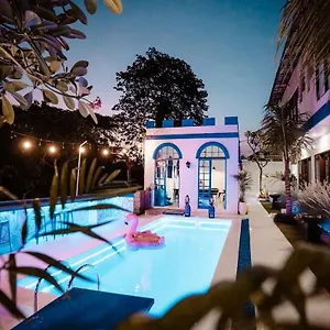 https://bombora-surf-camp.ubudhotelsnow.com