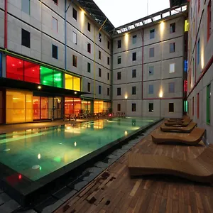 https://pop-hotel-kuta-beach.ubudhotelsnow.com